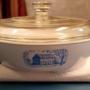 Amiana Radarware Browning Skillet with White Handle By Corning With Pyrex Lid